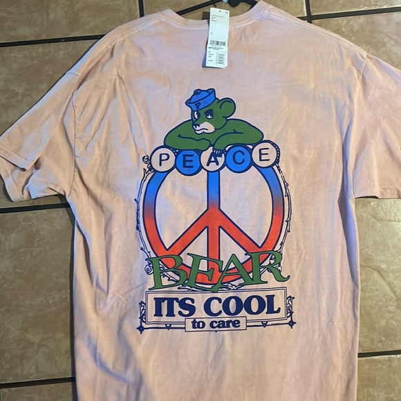 NWT Urban Outfitters BDG Peace bear T Shirt - Picture 2 of 3